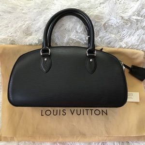 Louis Vuitton purse 👛.  NWT